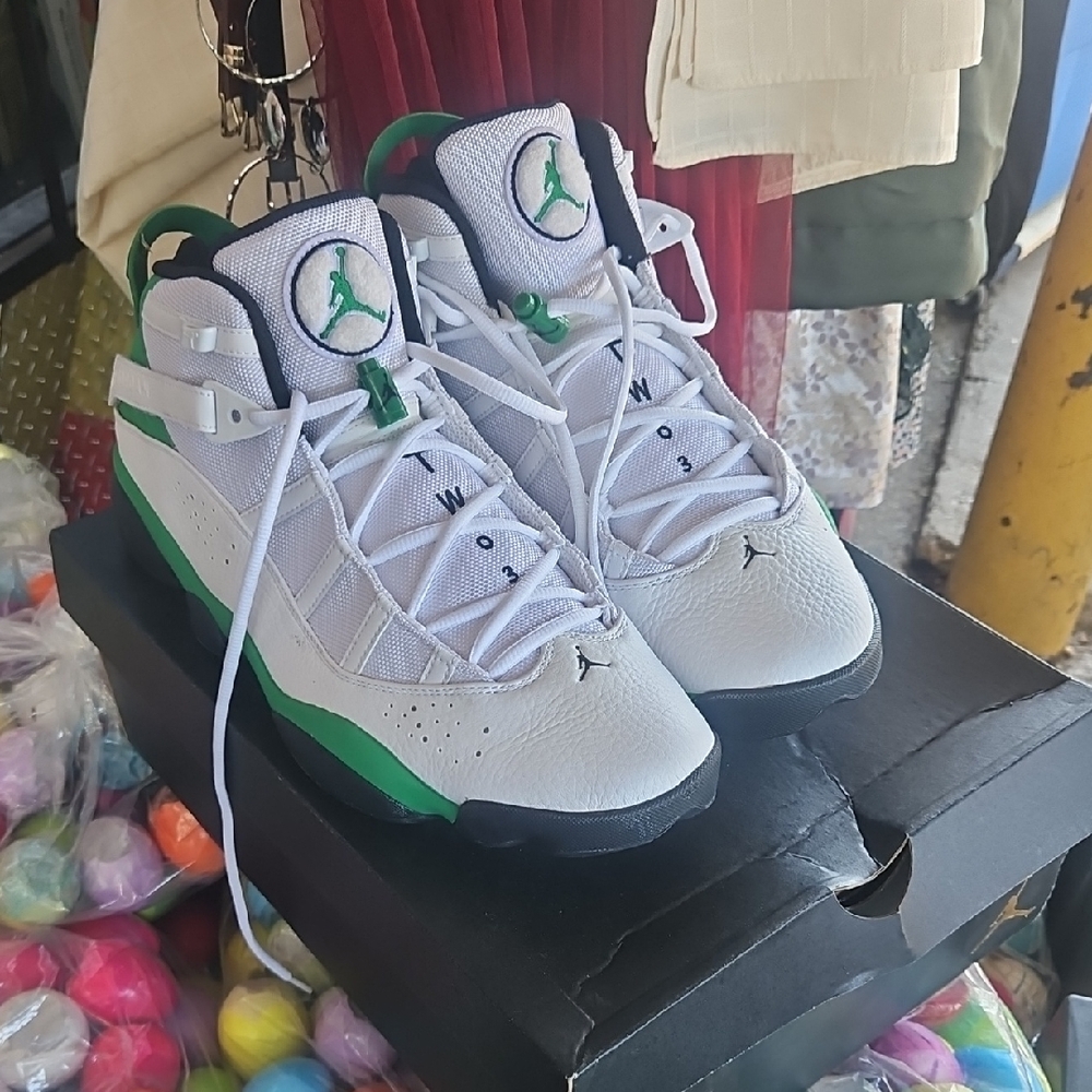 Jordan 6 Rings - Picture 3 of 12
